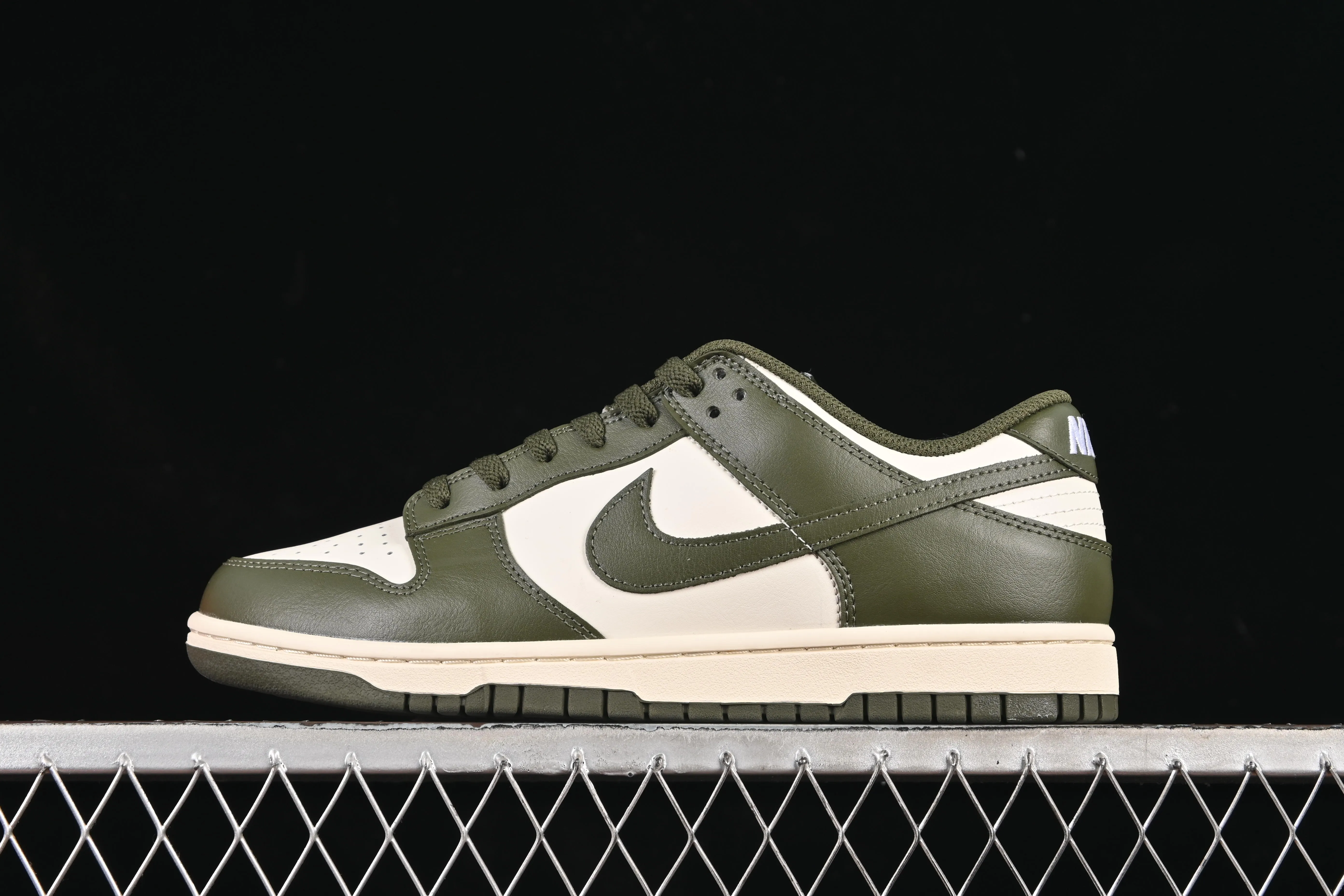All categories Nk SB Dunk series Nk SB Dunk Low low-top sneakers Nike SB Dunk Low military green low-top casual sneakers HF5441-102